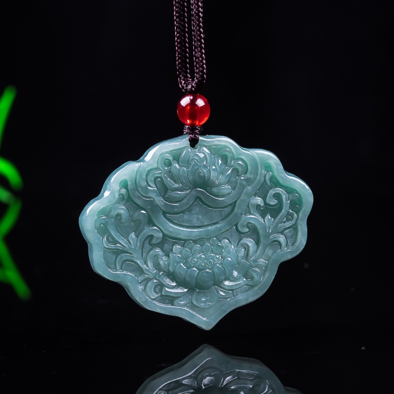 Amuletos con colgante de loto  - The Jewelry & Watches reseña y precio