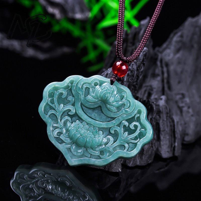 Amuletos con colgante de loto  - The Jewelry & Watches reseña y precio