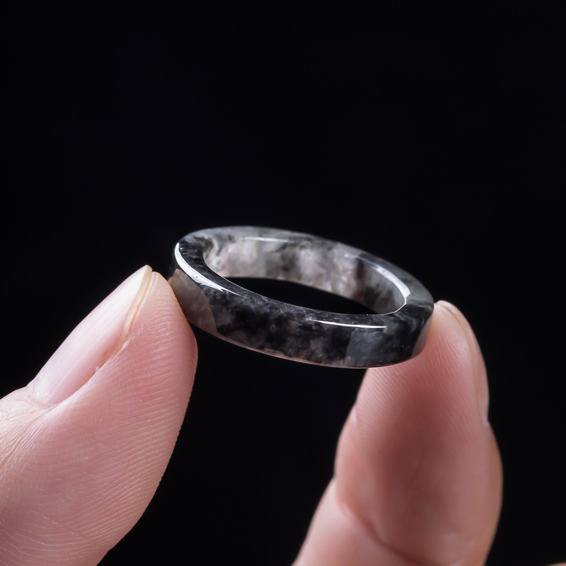Anillo de jadeíta negra birman - The Jewelry & Watches reseña y precio